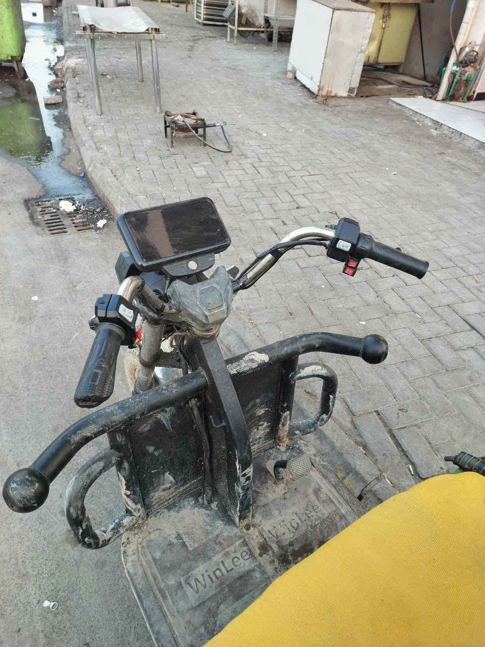 البيع الحجم الوصط مابيه اي نقص بس البكلاتات بطاريات فول تجي تفحص سعر 700 سكن بغداد متواجد خاص او هاذه رقمي ***********
