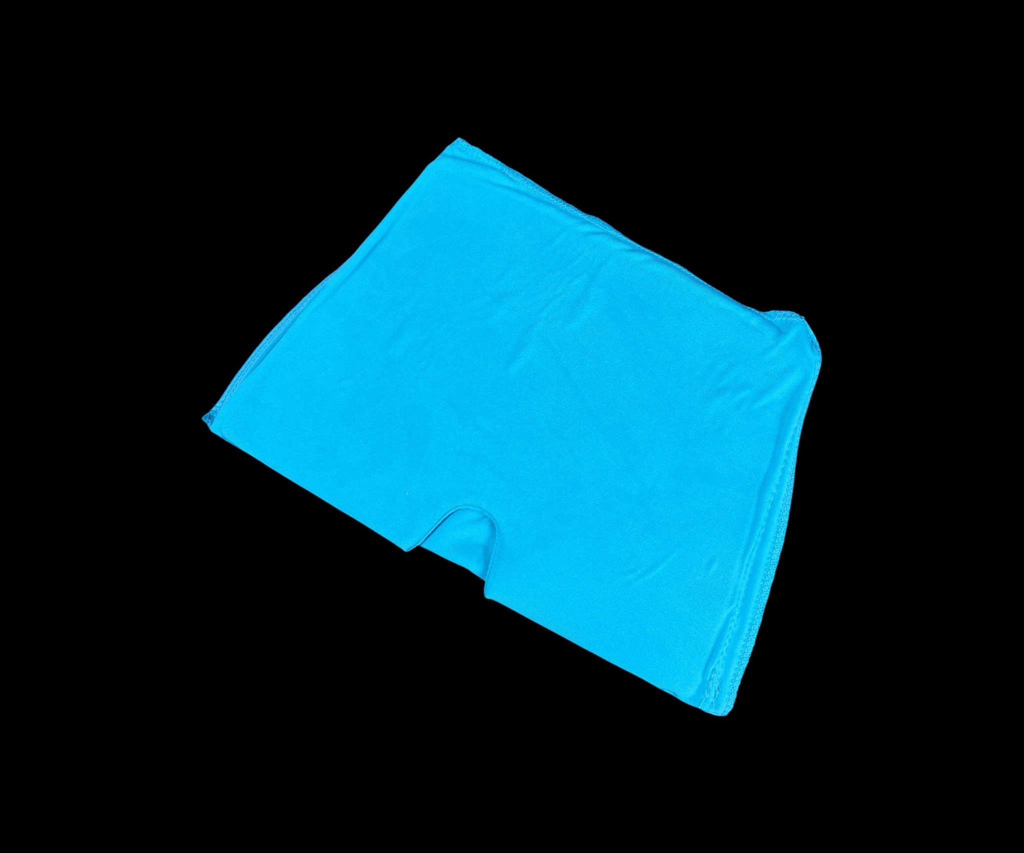 قناع جل تبريد وتدفئة لعلاج الصداع النصفي وتخفيف الألم

الاستخدامات:

تخفيف الصداع بأنواعه (الصداع النصفي – التوتري – الجيوب الأنفية – العنقودي).

تقليل الالتهابات والانتفاخ حول العين والجبهة.

الاسترخاء بعد يوم طويل أو إجهاد العمل.

يساعد على النوم العميق عبر حجب الضوء بالكامل.

يمكن استخدامه ككمادات باردة أو دافئة حسب الحاجة.

المميزات:

تصميم يغطي الرأس بالكامل بزاوية 360° لتوزيع متساوٍ للضغط والتبريد.

جل طبي مرن يحتفظ بالبرودة لفترة طويلة (Flexible Medical Gel).

إمكانية الاستخدام باردًا (يوضع في الثلاجة) أو دافئًا (تسخين خفيف).

قماش Lycra مطاطي ناعم وصديق للبشرة، قابل للتنفس ويمتص الرطوبة.

تصميم مريح للأنف (Ergonomic Nose Design) لحجب الضوء بالكامل.

خفيف الوزن ومريح أثناء النوم.

متوفر بعدة ألوان: أسود – رمادي – وردي – بنفسجي – أزرق.

الوزن التقريبي:

طبقة مفردة: 360 غرام

قياس المنتج: 24 × 17 سم.

محتويات الصندوق:

1 × قناع جل تبريد وتدفئة للرأس.

الملاحظات:

يُحفظ في الثلاجة لمدة 1–2 ساعة قبل الاستخدام البارد.

لا يوضع مباشرة في الفريزر لفترة طويلة.

يمكن تنظيفه بقطعة قماش مبللة فقط.

مناسب للرجال والنساء.

قياس الكارتون:

- الطول: 13 سم
- العرض: 3 سم
- الارتفاع: 20 سم 🔥✨السعر 15


**إذا كنت صاحب هذا الإعلان وتريد حذفه لأي سبب، رجاءا أرسل رسالة إلى الدعم الفني**