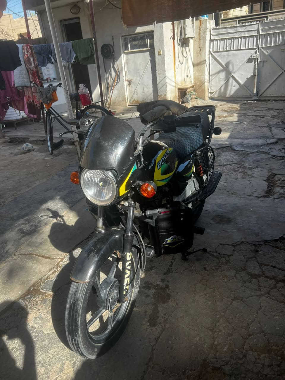 سلام عليكم بوكسر موديل ٢٠٢٠ دراجه   اوراق اصولي    نضيفه وحلوه ولا مشتغله دلفري ولا متعوبه تجفيت جديد شركه لا صوت لا دخان لا تنقيص المكينه ناعمه دبلاته كلش حلوه نصبه شكل سلف هندر بكل وقت  كهربايات شغاله فقط نقصها جوين مال شوته الي يصير من شوته ل كابريتي سعره الفين دينار بس ما عندي وكت اروح اجيبه كلوب زنون   
عنواني بغداد الكمالية سعر ٨٥٠ وبيه مجال حك جيه***********
