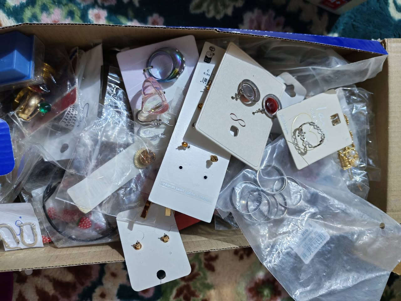 توفرت العروض التالية
بيرسنغ وفضة ب١٥الف مع التوصيل
شلعه اكسسوارات شعر ب١٠وتوصيل مجاني
كيلوات اكسسوارات مشكل ب٢٠الف مع التوصيل
كارتات تراجي أمريكي واوربي ٥٠كارت ب١٥الف مع التوصيل


**إذا كنت صاحب هذا الإعلان وتريد حذفه لأي سبب، رجاءا أرسل رسالة إلى الدعم الفني**