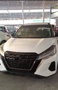 للبيع بالتقسيط نيسان ككس موديل 24  بمقدمة 40  ورقة ....  لتفاصيل السيا...