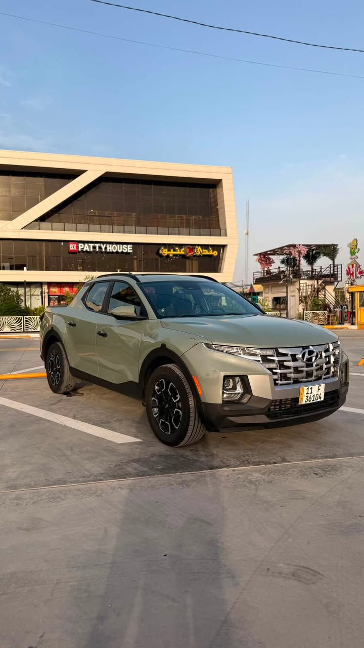 يع سنتا كروز 2023 SEL وارد امريكي - لون مميز 💚
Hyundai Santa Cruz 2023 - 2.5L
سيارة شبابية وبيكب بنفس الوقت، اقتصادية وقوية.
حالة السيارة:
الضرر بنيد مبدل ومصبوغ وباب خلف السائق صبغ فقط،، سيارة نظيفة.
المواصفات الفول:
1.  فتحة سقف
2.  بصمة تشغيل وابواب
3.  كشن كهرباء + هيتر بالكشنات
4.  ويل كب
5.  تشغيل عن بعد
6.  اشاير بالمري
7.  شحن وايرليس
8.  هندبريك بصمة كهربائي
سيارة، كاملة وجاهزة للتحويل.
المكان: ديالى - بعقوبة
للاستفسار: ***********
