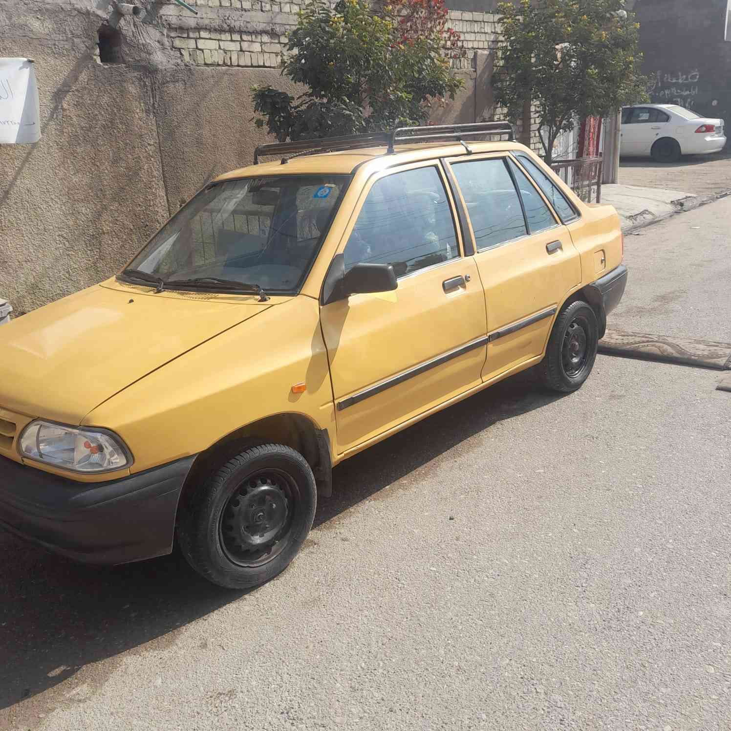 السلام عليكم سايبه موديل ١٥ رقم بغداد دولي جديد محرك وكير مكفوله مكان بغداد الحسينيه مال المعامل بستان سامي *********** وشراي يتصل السعر ب٣٢
