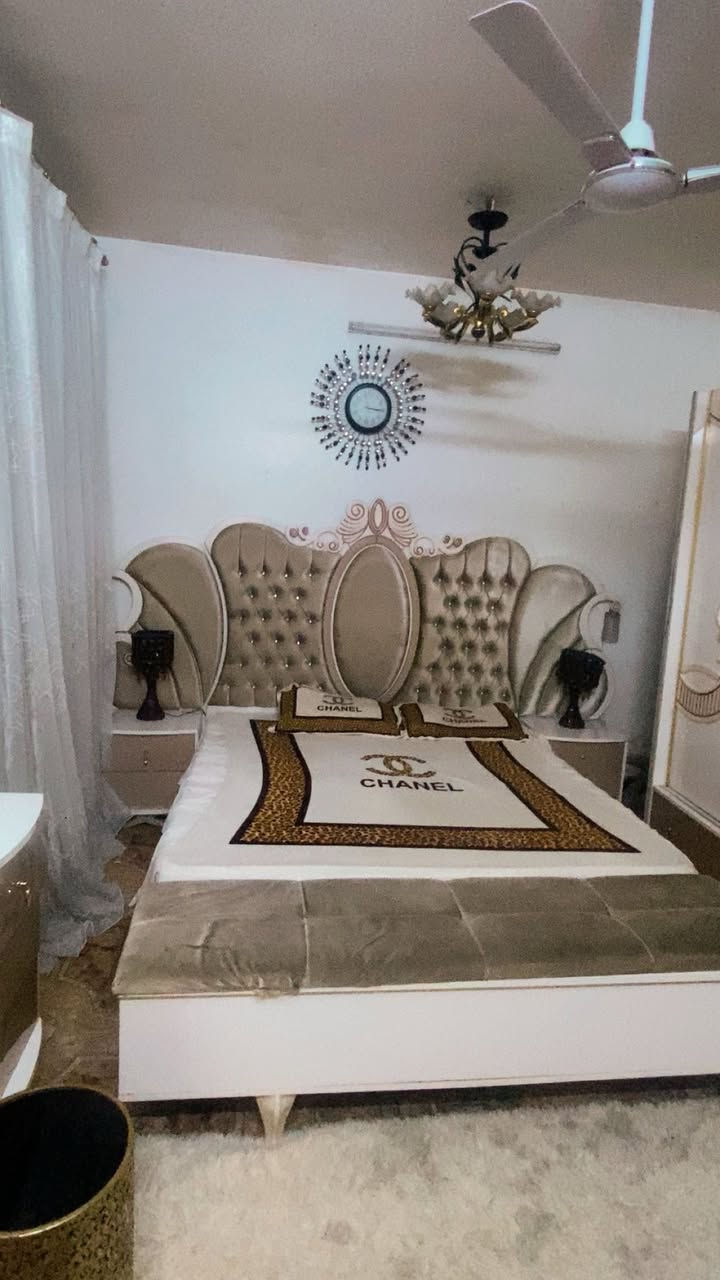 غرفه نوم للبيع 10 قطع غرفه مرتبه حلوه السعر 500الف مكاني الاعظميه ***********
