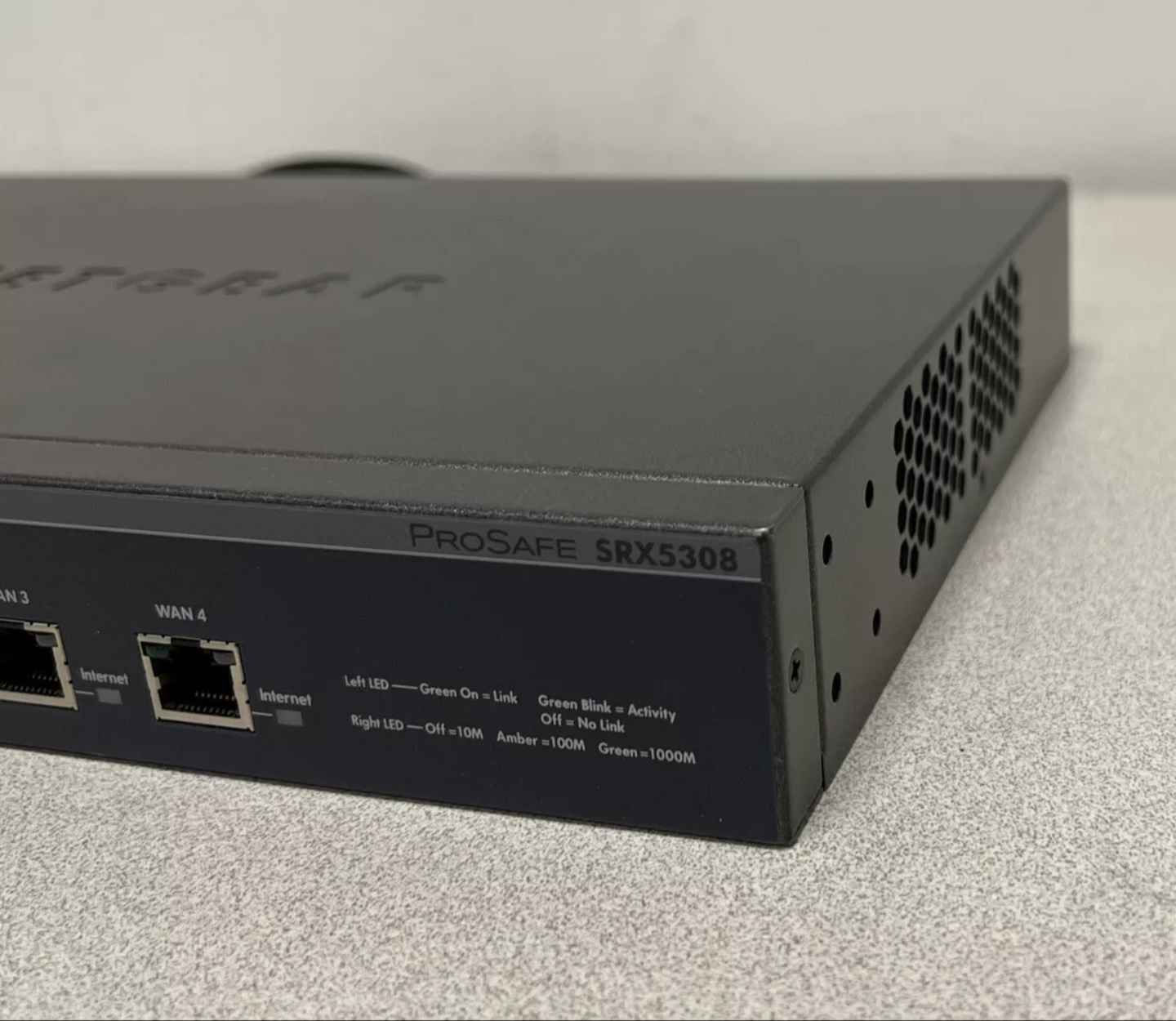 Load balancer backup 
Firewall
SRX5308-100NAS Netgear Prosafe 230V Quad Port 10/100/1000Base-T Gigabit Ethernet SSL VPN Firewall Router
Dlivary✅✔️ أربيل, العراق


**إذا كنت صاحب هذا الإعلان وتريد حذفه لأي سبب، رجاءا أرسل رسالة إلى الدعم الفني**