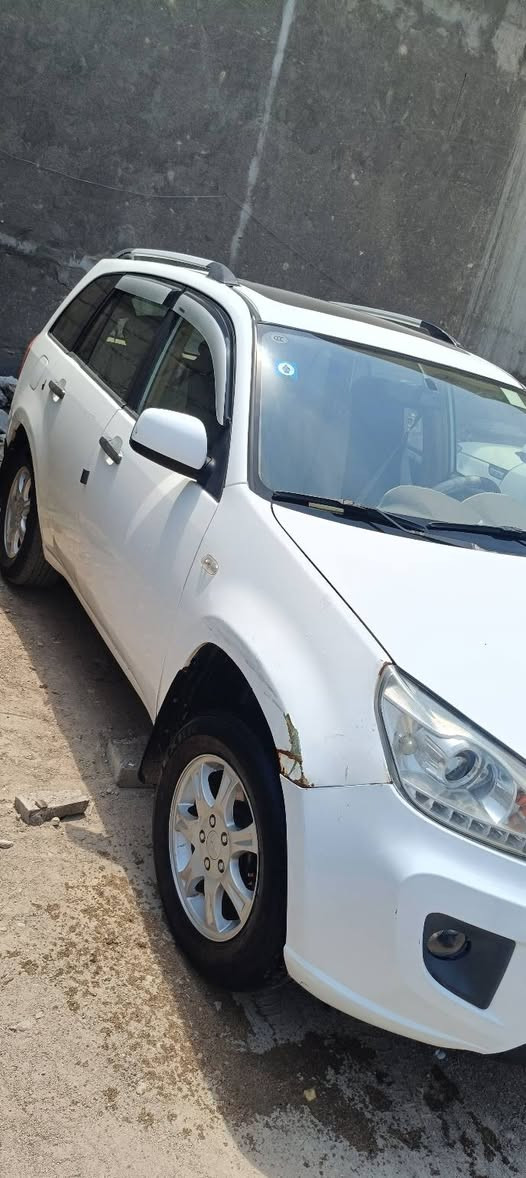 السلام عليكم شيري تيكو 2013 مكينه 1800 بحاله جيده كهربائيات شغاله سنويه لل29 مكاني البصره البراضعيه سعرها 52 وبيها مجال ***********
