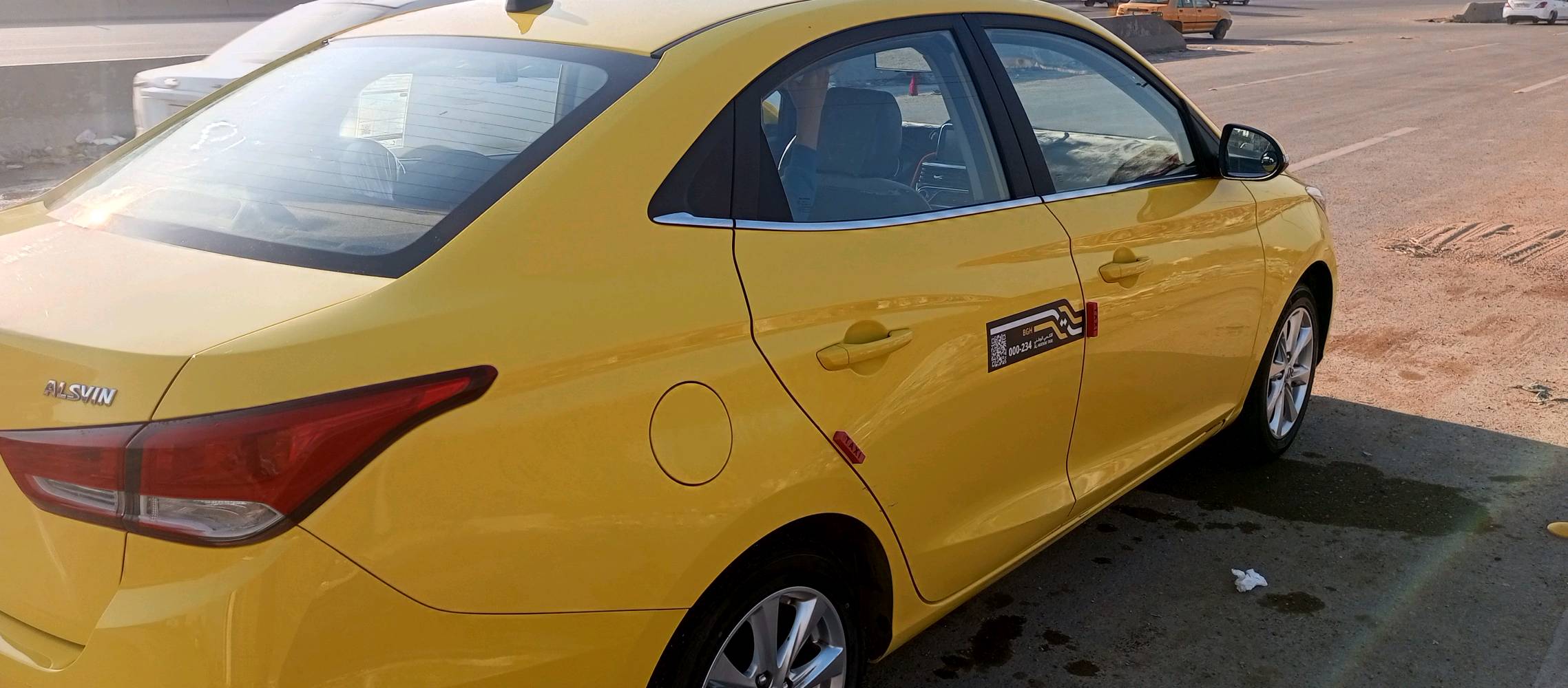 شانجان Lسفن 24 تكسي غاز بنزين سياره حره سياره خيره من الله مكان بغداد بسمايه وسعرها 105 وبيها مجال سيارة مقفوله ماشيه 77