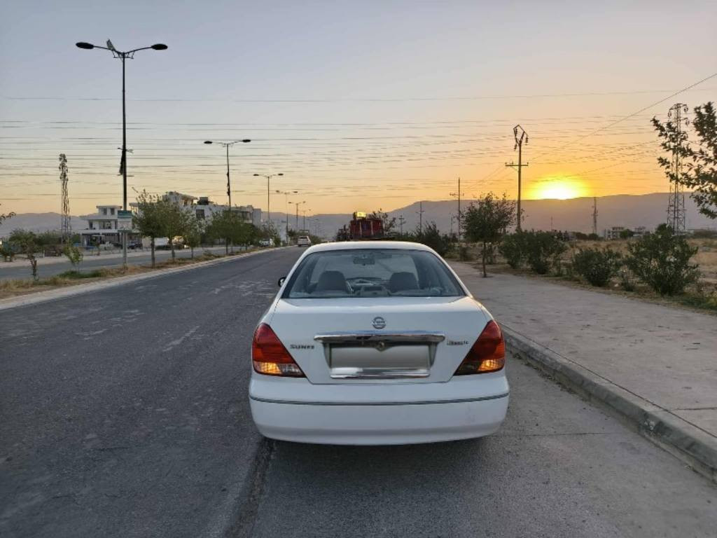 نیسان سەنی 2009 یابانی
مەکینە سپی 18 یە
سەنەوی تا 2029 تازەیە
بۆیاغی نیە 
قرچێکی بچووکی لە دواوە هەیە 
چوارجام کارەبا
کەلەو عەینەکە
ویلکەپە 
سەیارەیەکی بێ مە سرەفە
شاشە و کامێرەیە
بەشەرتی گێر ومە کینە
بۆ زانیاری زیاتر پەیوەندی بکە بە
***********             ***********   105$ گەڵاومعامەلەیەکی کەم
 سلێمانی - پیرەمەگرون السليمانية, العراق
