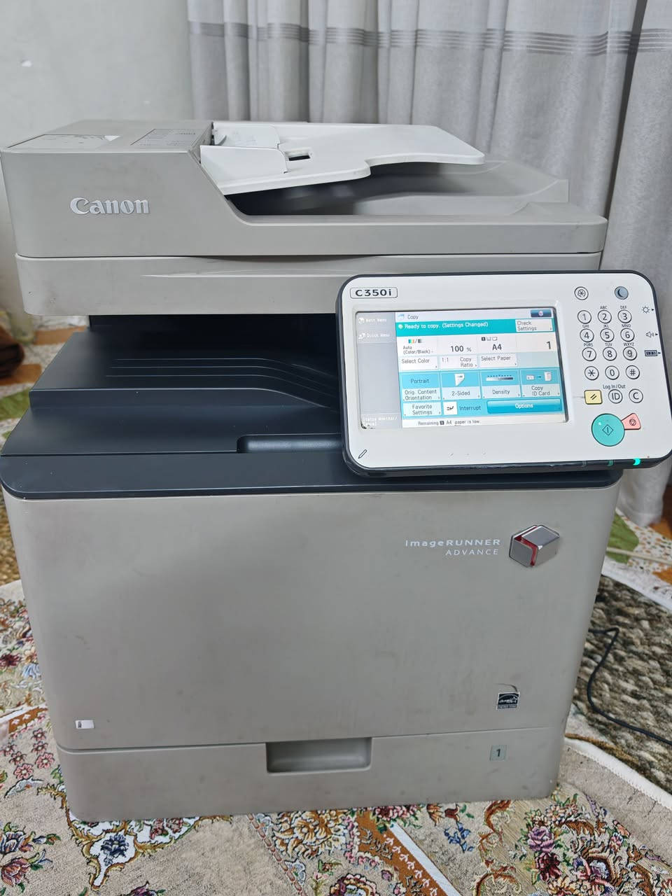 طابعة كانون c350 تطبع ملون عادي وجهين فيدر لسحب الملازم تطبع من الموبايل من خلال تحويلة حبرها عالحافة يعني حسب حسابك تشتريلها حبر بسعر ١٩٠ الف هالموجود كدامك ابيع نفس التصوير توصيل موجود للتواصل ***********
