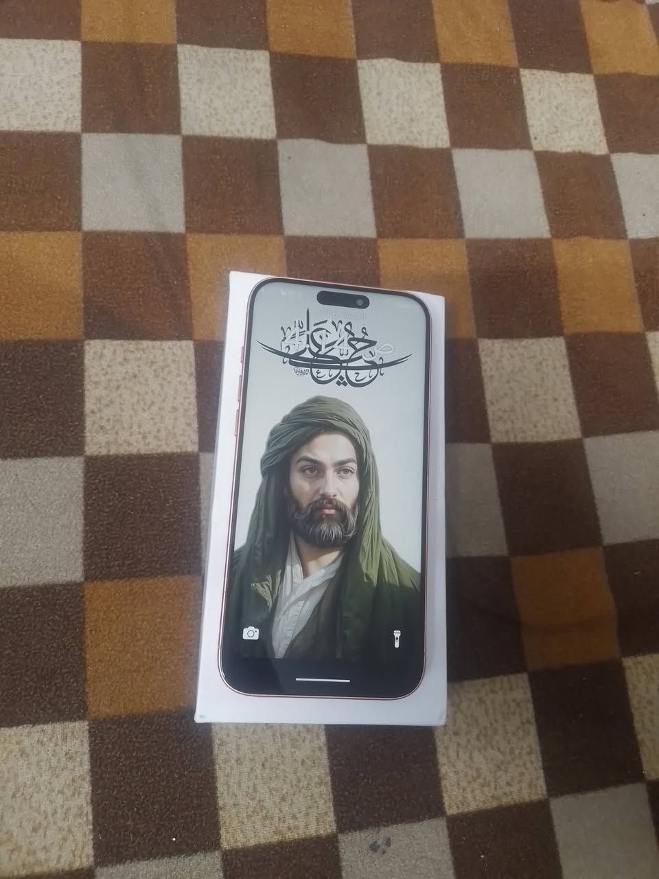 كوبي باب ثاني امريكي
السلام عليكم ايفون 17pro max
لون برتقالي لترند المميز
ذاكره 1 تيره حقيقي
الجهاز جديد قبل ١٠ ايام من فتحته من الكارتونه 
كارتونته ولكيبل ولزكه مالته كلهن جدد بعدهن ممستخدمات
الجهاز يجي بنضام ٩٠% ايفون 
مال كشخه وجايك عيد تتونس بي
كلش حلو الجهاز ويجي مطابق للاصلي بنسبه 100% يعني كفر ال 17 الاصلي يرهم عليه ولزكه وكلشي 
السعر 195 الف وبي مجال كلش كلش بسيط
لين اني ماخذه اب 200الف قبل 10 ايام
   المكان بغداد الغزاليه رقمي وخاص فيس هم موجود ***********
