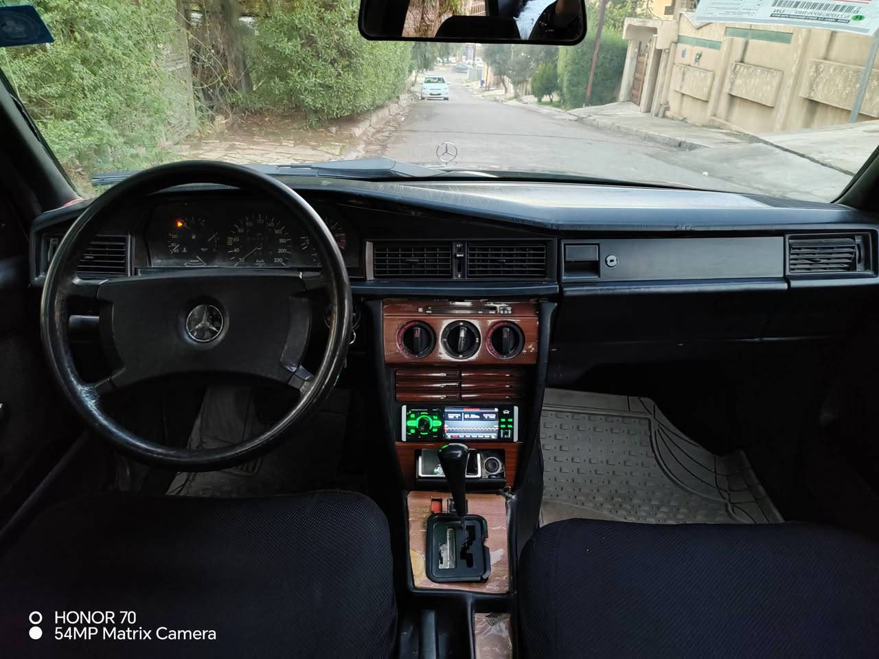 مارسيدس حجم (190) محرك (4) سلندر بي صرف  كير (اوتوماتيك) شرط (كابون) بانزين بيها رقم نينوى دولي جديد سنويه (2030) شرط تحويل السعر (37) وبيها مجال بسيط
العنوان موصل حي الحدباء اللاستفسار اكثر الاتصال على الأرقام التالية 
 *********** اسيا 📞
*********** كورك 📞
ساعات العمل من الساعة ١٠ صباحآ وحتى الساعة 11 مساءآ 
نعمل في جميع ايام الأسبوع (أهلا وسهلا بكم)
