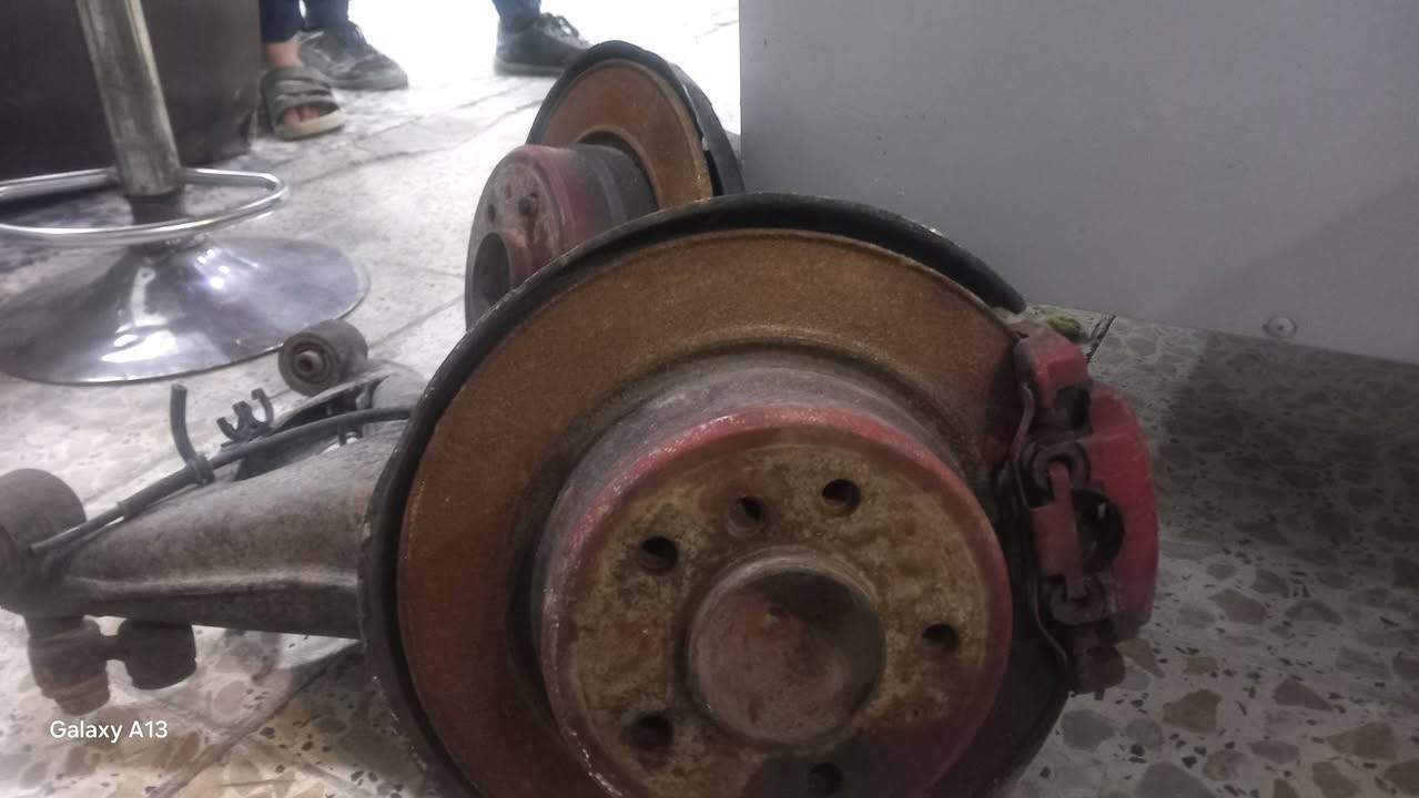 سلام عليكم 
طبلات خلفيه كامله متكامله 
مال بيئم 700
مكاني بغداد 
رقم الهاتف ***********
