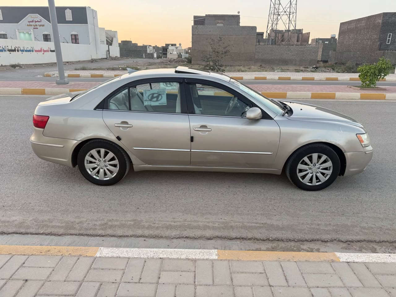 يالله السلام عليكم *********** هونداي سوناتا موديل ٢٠٠٩ وارد أمريكي ليبل واحد فول مواصفات حتى الكشن كهرباء رقم الأنبار تحويل مباشر سيارة حلوة وجاهزة من كلشي تبريد ثلج والتفاصيل موجودة بالسونار ويه الصور السعر  (  ١٠٩  ) وبيها مجال جداً بسيط رجاءً الشراي يتصل بيع نقد او مراوس حسب القناعة مكاني الأنبار الرمادي *********** الرمادي, الأنبار
