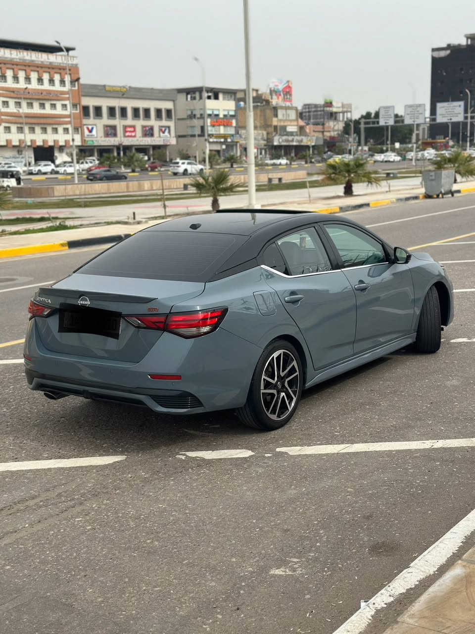 السلام عليكم 
نيسان سنترا موديل ٢٤ فول مواصفات فئه SR حادث باب ماشي ١٧ الف رقم بصره بأسمي للاستفسار ***********
