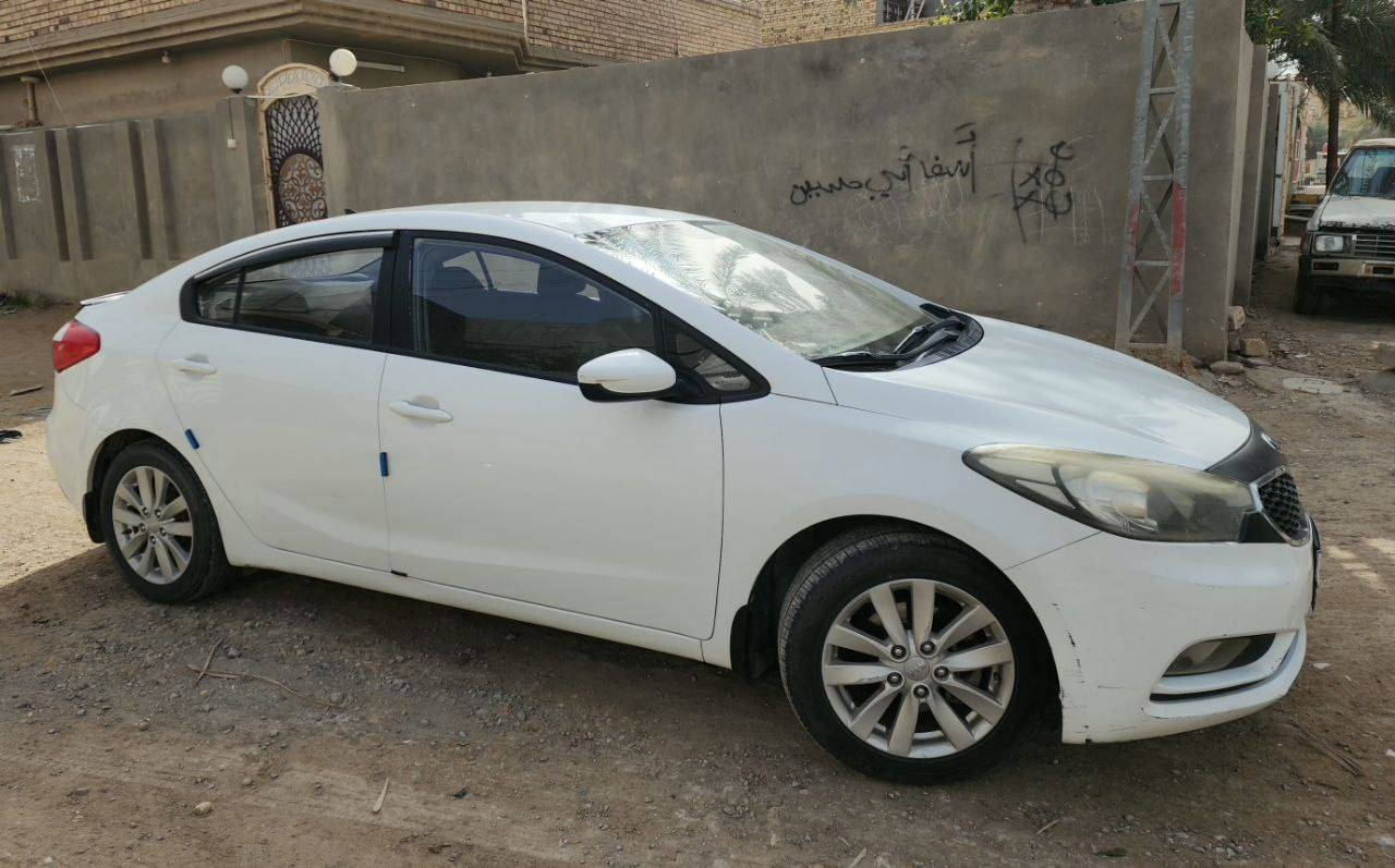 ‏‪***********‬‏
السلام عليكم 

سيراتو 2014 خليجي مكفول

السعر / 118 ورقه.  وبيه مجال . مكان السيارة الديوانية
