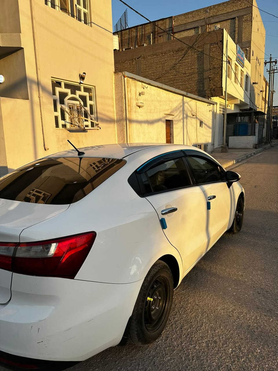 كيا ريو 2012
كفاله من الصبغ والتبديل 
محرك 1600
وارد خليجي 
رقم اربيل
فول تحكم ستيرن
عدادات شاشه
بك لايت لد
اشاير مري
السعر 83 وبيها مجال بسيط 
للاستفسار 
***********
