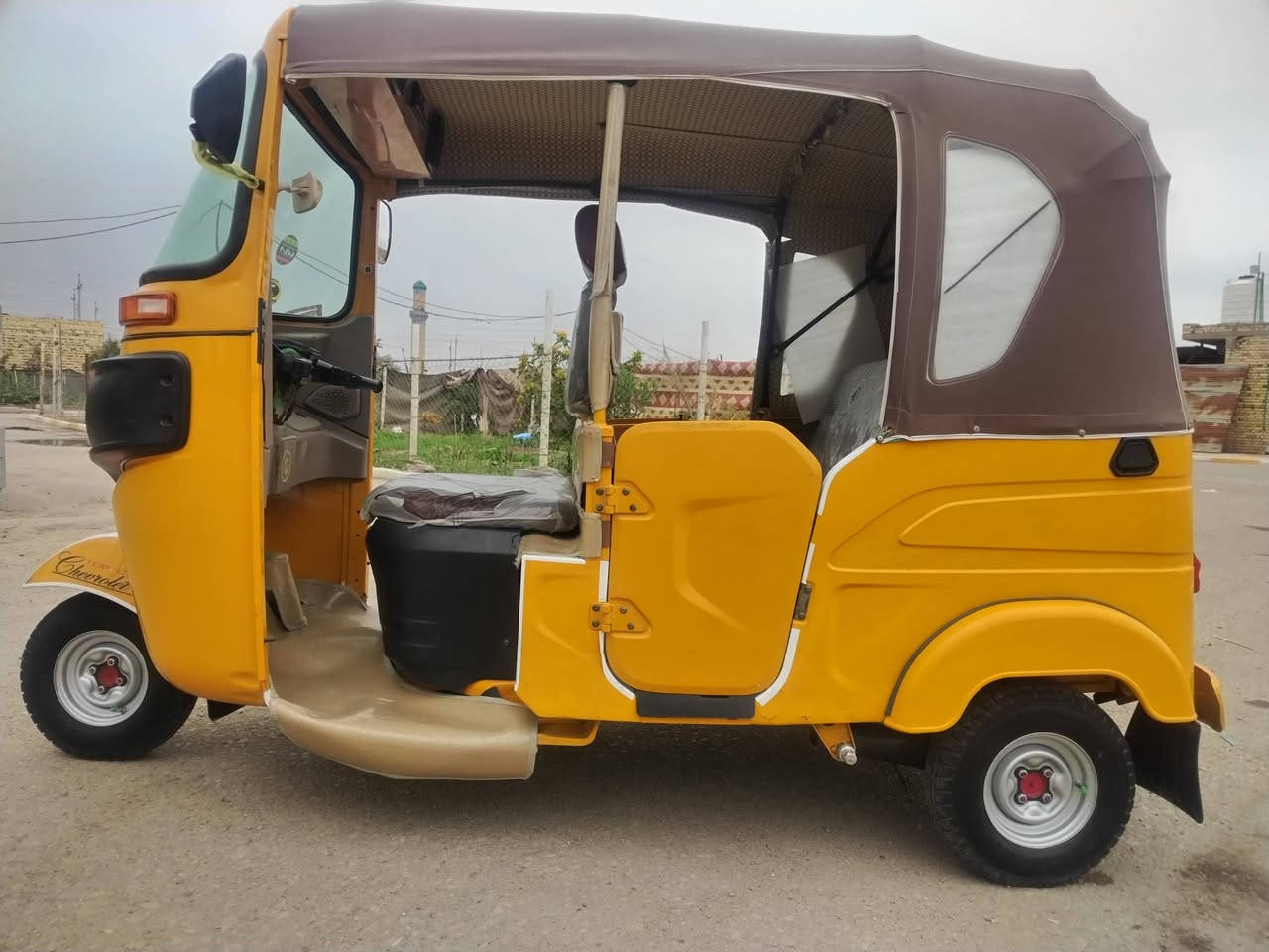 تكتك 2021 للبيع نضيفه  مرقم جاهزه كبل لشارع ربع ماذب عليه تجي وتشوف بعينك السعر 8 وبيه مجال حك الجيه       ***********
