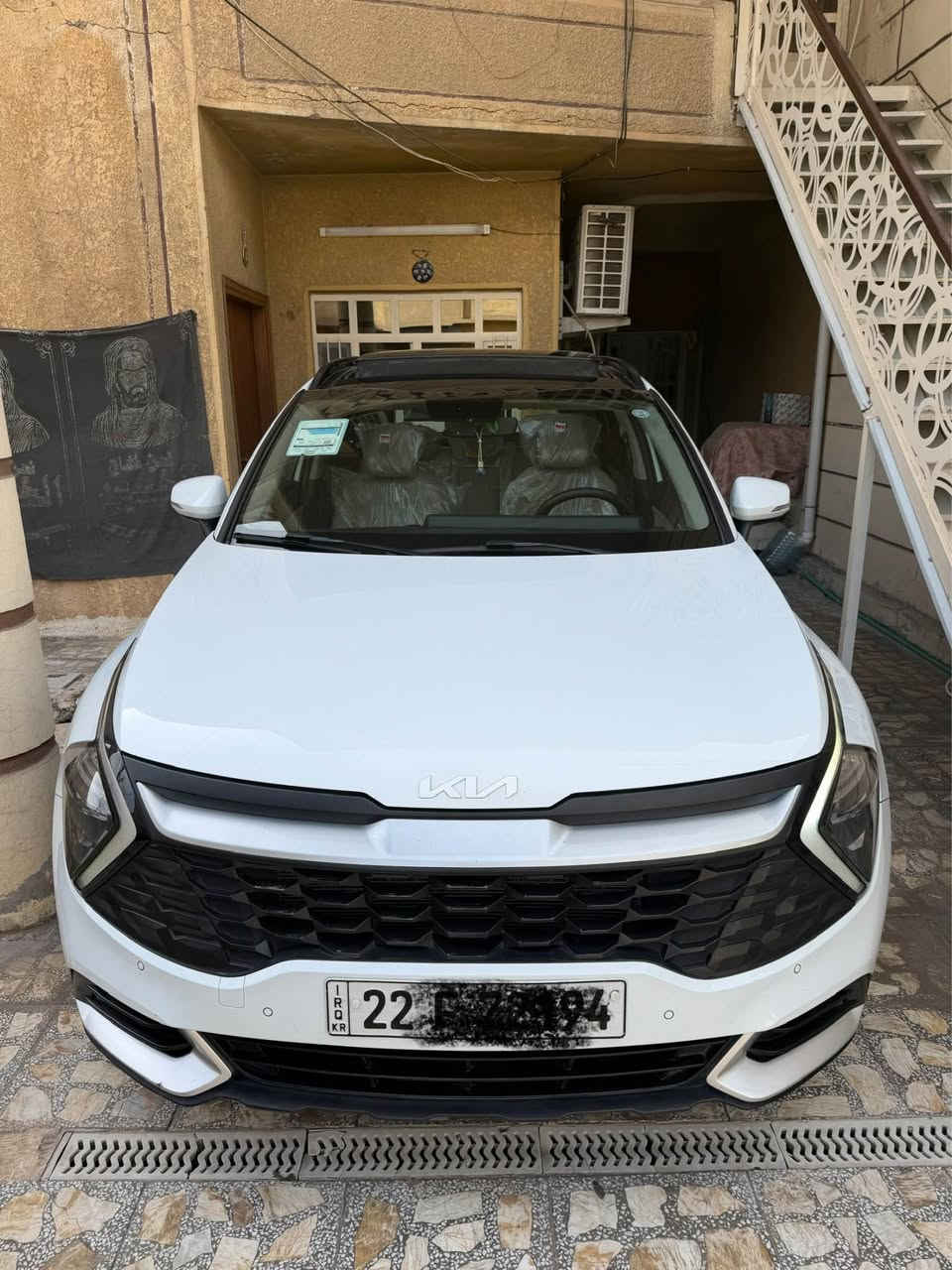 السلام عليكم 
للبيع كيا سبورتج 2022 فول 
بصمة بانوراما حساس امامي وحساس خلفي كامرا دوارة رادارات جانبية بالمراية انارة ترحيب مري كهرباء صندوك كهرباء وشفتات ستيرن وفول تحكمات شاشة ابل كار بلي واندرويد اوتو منافذ شحن تايبسي وشاحن وايرلس تبريد بيانو ومناخ منفصل لايت زنون عدسات ولد نهاري led ويل كب حجم 19 
كشافات زنون نظام نزول منحدرات واتو هولد وهاندبريك بصمة ومودات قيادة تدفئة كشنات وستيرن هيتر 
السيارة خليجي بدون قطرة صبغ كفالة عامة والسونار موجود بيها فقط بيدي ار كد اصبعين اباب السايق وبالجاملخ الخلفي 
ماشية فقط 35الف كيلو متر حقيقي 
رقم اربيل الجديد
السعر 205وبيهامجال 
للاستفسار ***********
*********** 
متواجد فيس وواتساب بغداد, العراق
