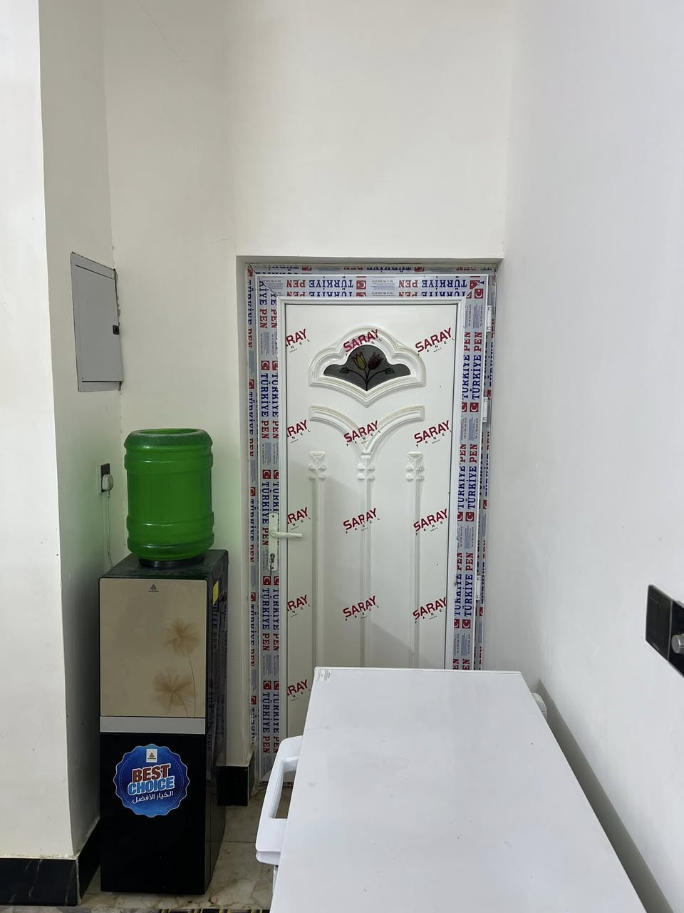 بيت 100 متر للبيع طابو سند 25 تحويل بسم المشتري مباشر إقرار محكمه بيت غرفتين وصاله وستقبال ومطبخ وحمامات وطارمه جبيره بناء بلوك السقف عكاده نضيف لبيت كلش صطح جدران ارضيه كله جديد من داخل السعر 75 بي مجال عنوان البيت كربلاء كنطرت السلام شارع المدرسي قريب ع شارع الزوار ع طريق الزوار يصلح حسينيه للزوار***********
