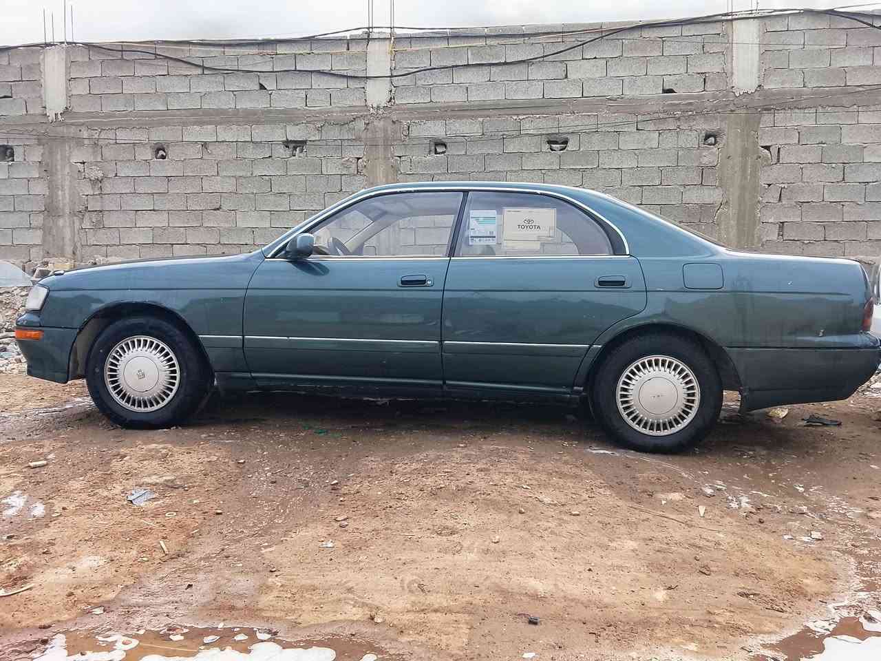 السلام عليكم بطه متصل للبيع موديل 1992لون زيتوني دوشمه غرفة  كاملة محدثة لون بيجي رقم ديالى انكليزي بسمي صدر جديد تخم تايرات جدد كير اوتوماتيك كير ومكينه بلاديات السعر 55وبيها مجال بصيط هاتف ***********العنوان بغداد شهداء
