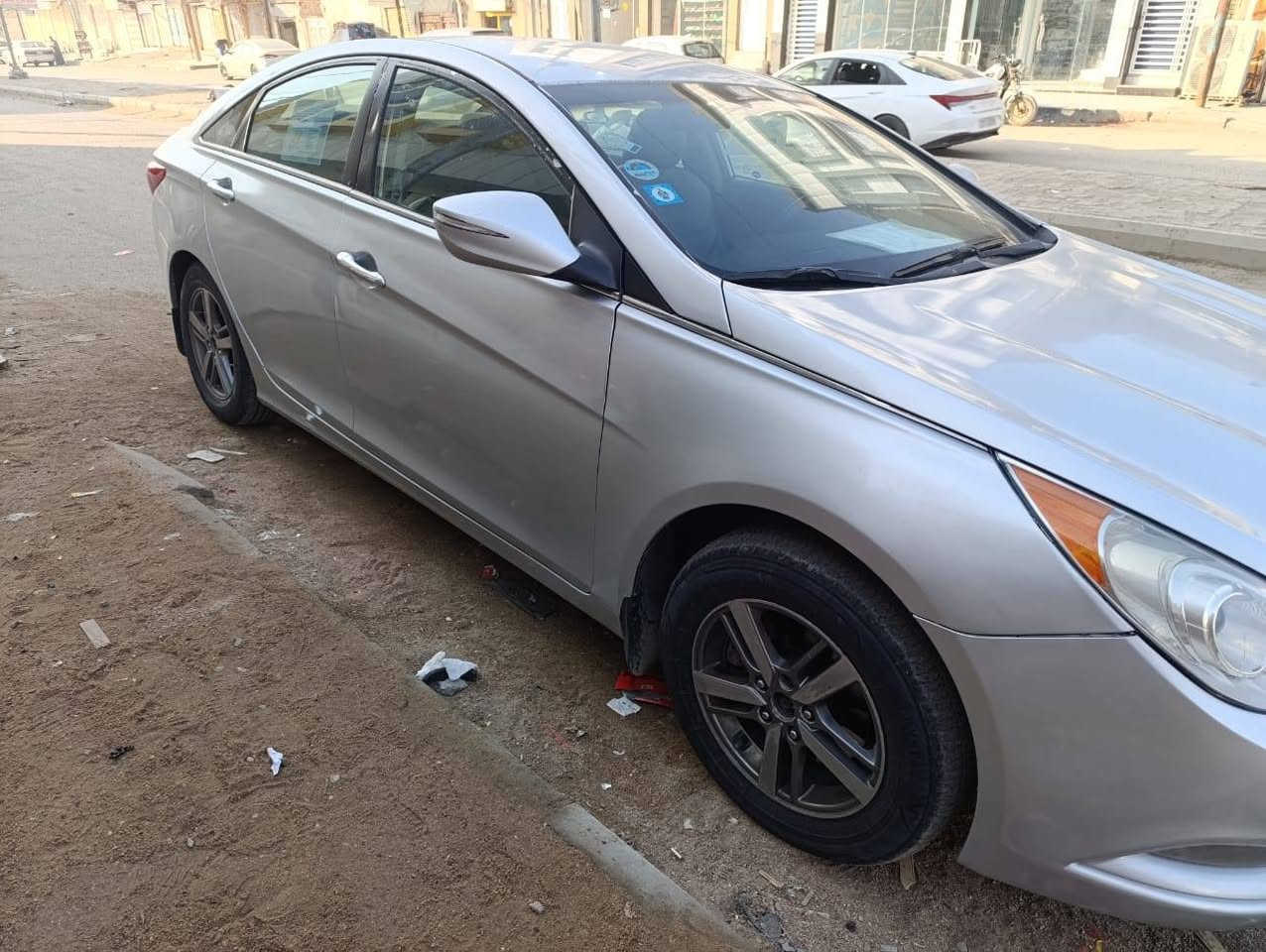 السلام عليكم سوناتا 2013 للبيع او للمراوس وارد امريكي سياره جاهزة من جميع النواحي كتاب الفحص مرفق بالمنشور مكاني ناصريه مركز *********** سعره 100وبيها مجال
