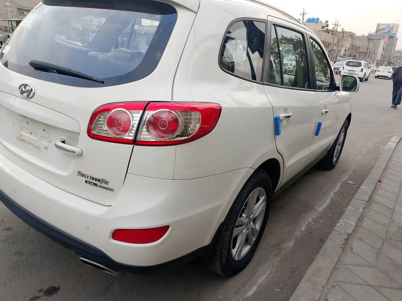 السلام عليكم هونداي سنتافي موديل 2011 خليجي فول مواصفات سته سلندر رقم بغداد دولي سعر 140 وبيها مجال بسيط *********** مكان بغداد
