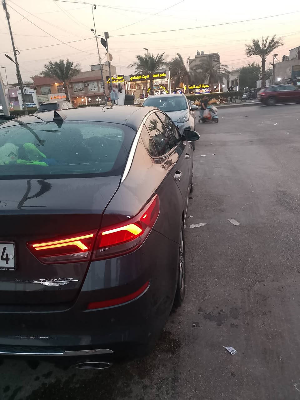 السلام عليكم جميعا
طبعا ميحتاج اشرح الفديو موجود والسياره فول مواصفات ماعدا بانوراما 

سياره باسمي رقم اربيل سنويه باسمي 
ضرره جاملغ امامي والخلفي مصلح بدون تبديل وبدون ايرباك 

عنواني بغداد شارع فلسطين او جميله الاولى 
رقمي بي واتس أب الي يحب يتصل اهلا وسهلا 

***********
