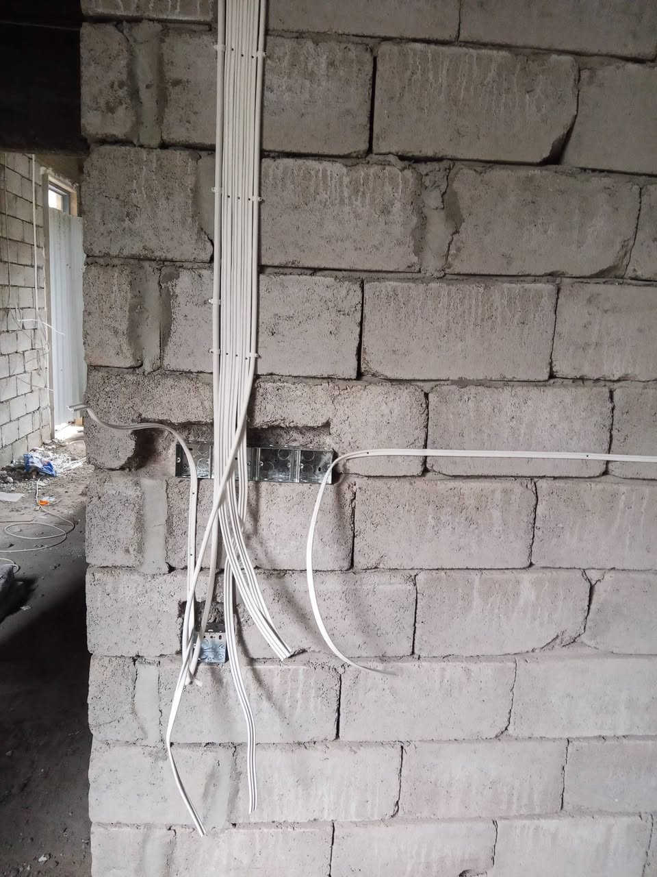 ( 💡 محمود الکهربائي  للتأسيسات الكهربائية 💡 )
_____ _______
_____ 👷🏻‍♂️_____
 تنفيذ جميع #المخططات الكهربائيه  
كادر متخصص في كافة التأسيسات الكهربائية
  #بيوت 🏨 #بنايات🏬 #محال_تجارية 🏪
⚡️⚡️
#منظومة أنترنيت📡
#منظومة ستلايت TV 📺
#منظومة كاميرات📸
#للأستفسار مراسلة الصفحة 📨
واتساب او للاتصال #هاتف***********📞..
واتساب او للاتصال #هاتف*********** 📞..
