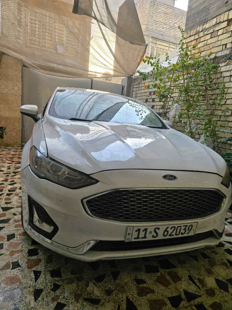 مراوس بسني هندي ( 21 22) 
فورد فيوجن موديل 2020 محرك 1500 تيربو. مواصفات SE. ماشيه  108km .  رقم بغداد  وهزه جديده. دواخلها نظيفه .  مكينه جديده  قبل اسبوع شديتها. تفاصيل البدي مبينه بالصور والسونار. رقم الشاصي مرفق  للتحقق من الحادث ( جاملغ يمنه + جزء من البنيد) 
 
العنوان. بغداد الرصافه
***********
