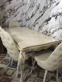 ميز طعام • ٦ كراسي • ماسنجر