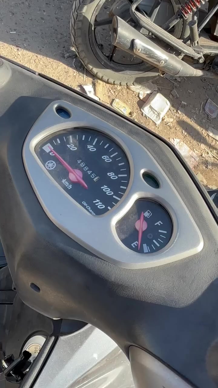 سكنس  نثيه للبيع مكاني بغداد الشعب
قرب سوق ٤٠٠٠    *********** 
سعرها ٧٥٠ وبيها مجال كل شي بلادي ماعده الجوزه والشوته  الشراي يتصل ويدلل
