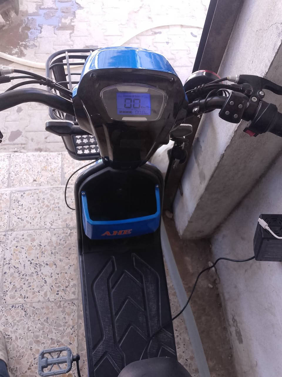 بايسكل شحن حجم 14 للبيع كلشي ما ناقصه كلشي شغال بطاريات بل جيس بايسكل اي عطل نزل من سعره تعال وشوف مكان نجف حي الامير *********** رقمي يشتغل بس واتساب او خاص مازنجر
