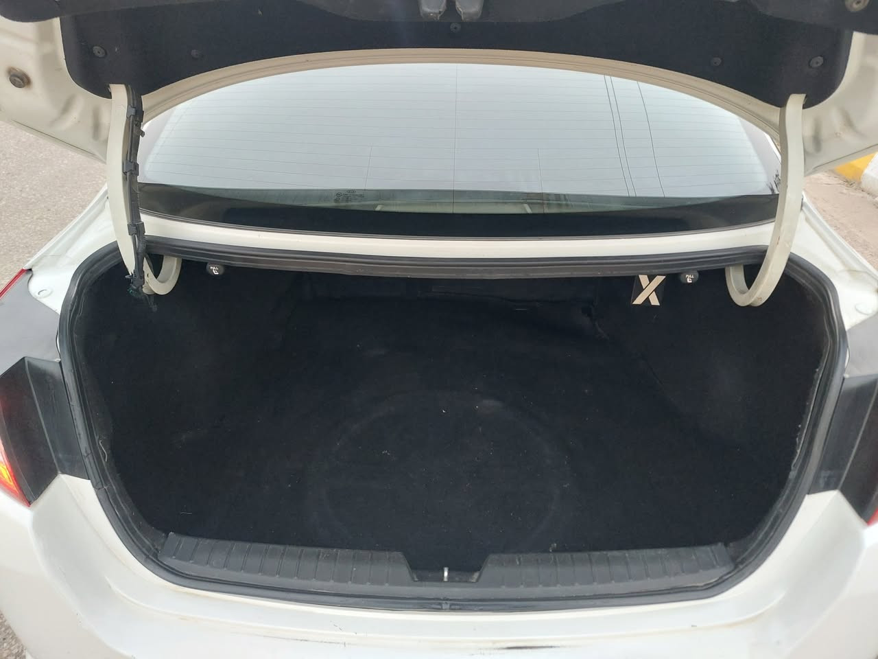 Kia Optima 2012
فــــــول مــــواصفات مكفــــوله 
رقم وهزه جديد باسمي سليمانـــــــيه
كفاله عاااااامه فقط مكانين تكحيل موضح عليهن بالصور
ماشيه 140
فول 1/1
بانوراما
بصمه 
جلد 
كاميرا دواره
كشن جلد
كشن ذاكره
تبريد قطعتين 
شفتات استيرن
لدااااات
محرك2.4
السياره جديده جداً 
جاهزه من كلشي ما بيها اي نقص
واحلى من الصور
للبيع والمراوس حسب القناعه
علماً السياره بالحله 
للاستفسار 
***********
***********
