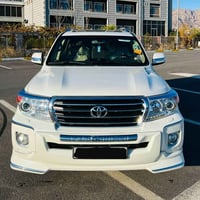 تۆیۆتا لاندکروز 2013 مواسەفات GXR مەکینەی V6 123 هەزار ڕۆشتووە  دەعامی...