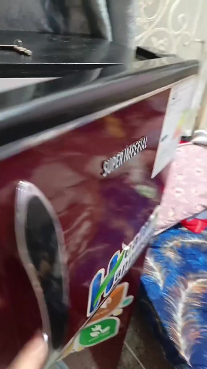ثلاجه 6قدم ستعمال قليل جديده للستفسار ***********
