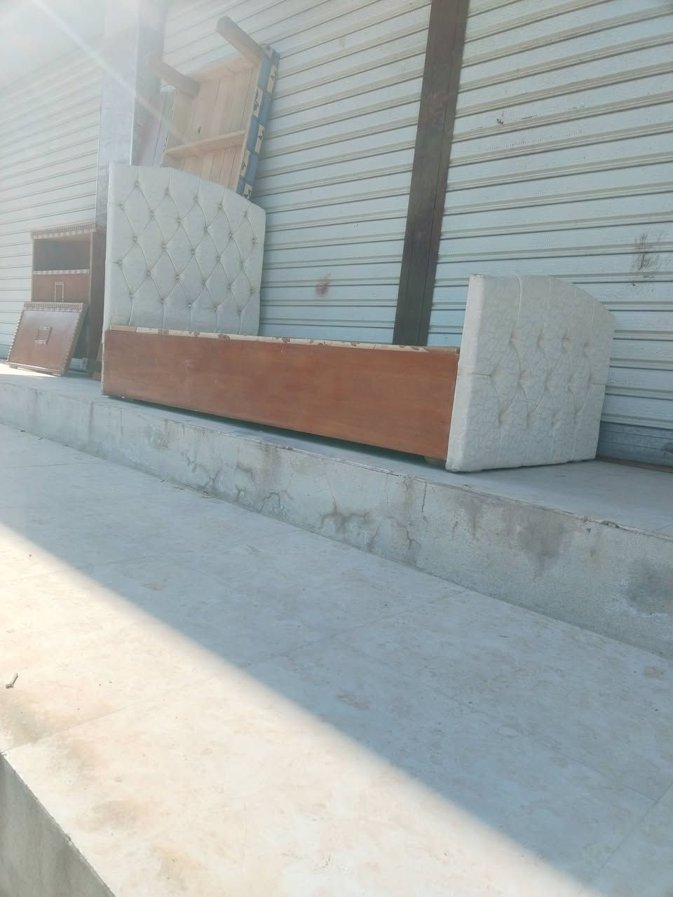 تخت نفر مع كومدي صاج بورمي ١٢٥ الف *********** واتس
