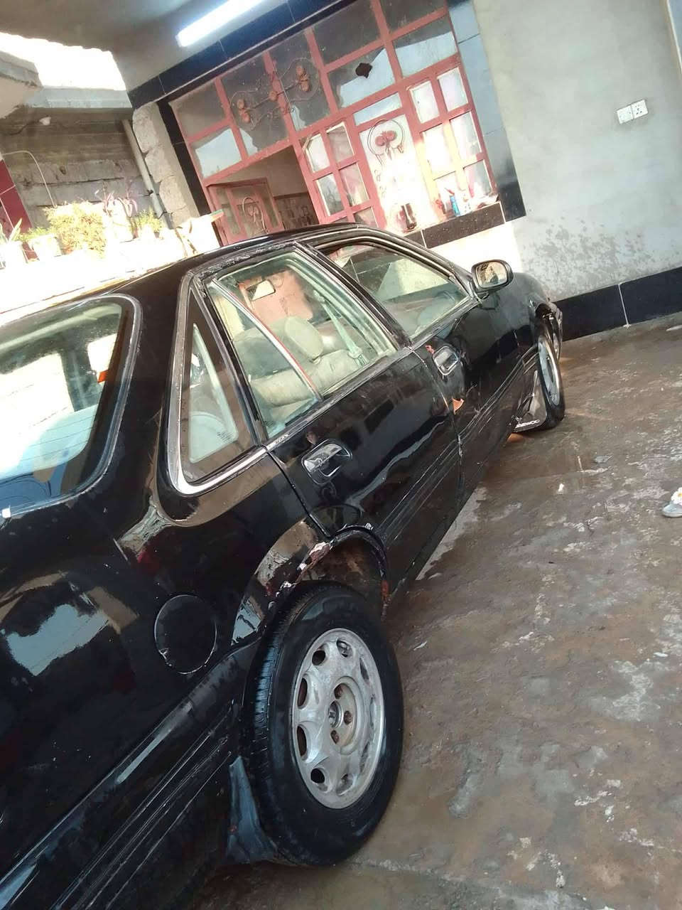 السلام عليكم سيارة برنس موديل 93 رقم نكليزي كير خير من الله مكينة تنقص بس قليل تخم تاير جديد اي استفسار خابر ع رقم ***********  غير متواجد ع فيس  ب28 وبيها مجال اتصال فقط
مكان ديالى
