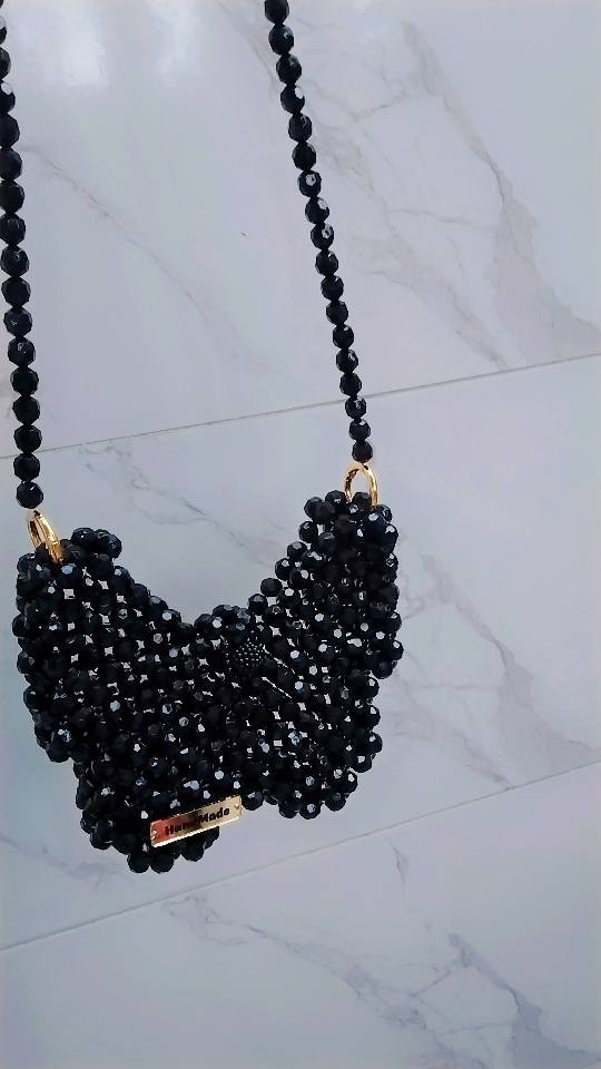 هذه الجنط هي رسالتي مفتوحه للعالم رساله الصبر والجمال والنية خطوط نظيفة وهيكل انيق مشبك متوازن وكل  شيء تذكير بأن الرقي الحقيقي يمكن في التفاصيل ونظافة الشغل 
نفذت حسب الطلب يوجد توصيل لجميع محافظات العراق وداخل هيت


**إذا كنت صاحب هذا الإعلان وتريد حذفه لأي سبب، رجاءا أرسل رسالة إلى الدعم الفني**