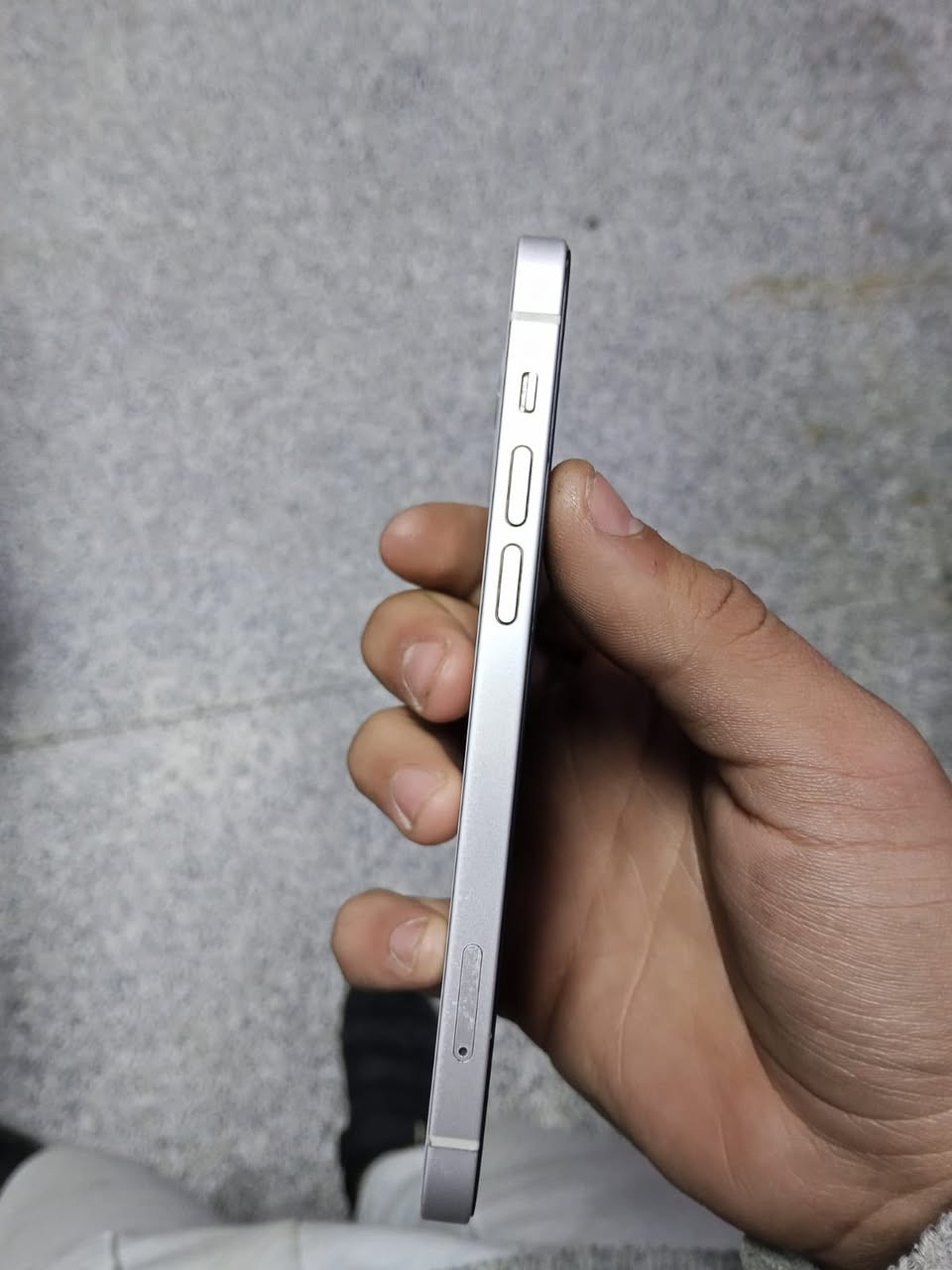 آيفون 12 كامرتين
ذاكره 128 … 

مبدل بطاريه اصليه من ابل وشاشه هم شرط سلاسه 120هيرتز 

كله لوك الجهاز بدون أي عيب فقط فيس إيدي واكف 

الجهاز حيل نضيف بدون أي عيب وضمان

الجهاز كامرات سماعات سيم كارت 

السعر 190 ألف وبيها مجال بشراي 

العنوان كركوك طريق بغداد 

***********
