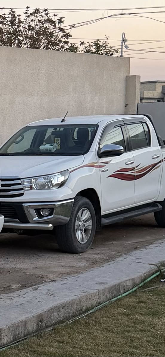 سلام عليكم 
للبيع بيكم هايلوكس فور ويل موديل 20السيارة كفالة عامة 
رقم سليمانية تحويل مباشر السيارة ماشية 103السيارة كلش نضيفة السعر 285بيهة مجال بسيط مكان السيارة بغداد 
***********
