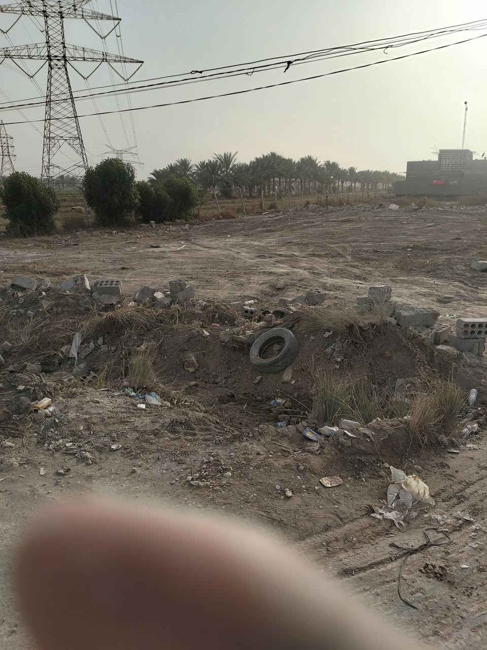 سلام عليكم عندي هاي قطعة ارض للبيع  700متر مكاني على طريق شريفه بنت الحسن عليه  شراي يتصل على هذا الرقم ‏‪0788 414 3213‬‏
