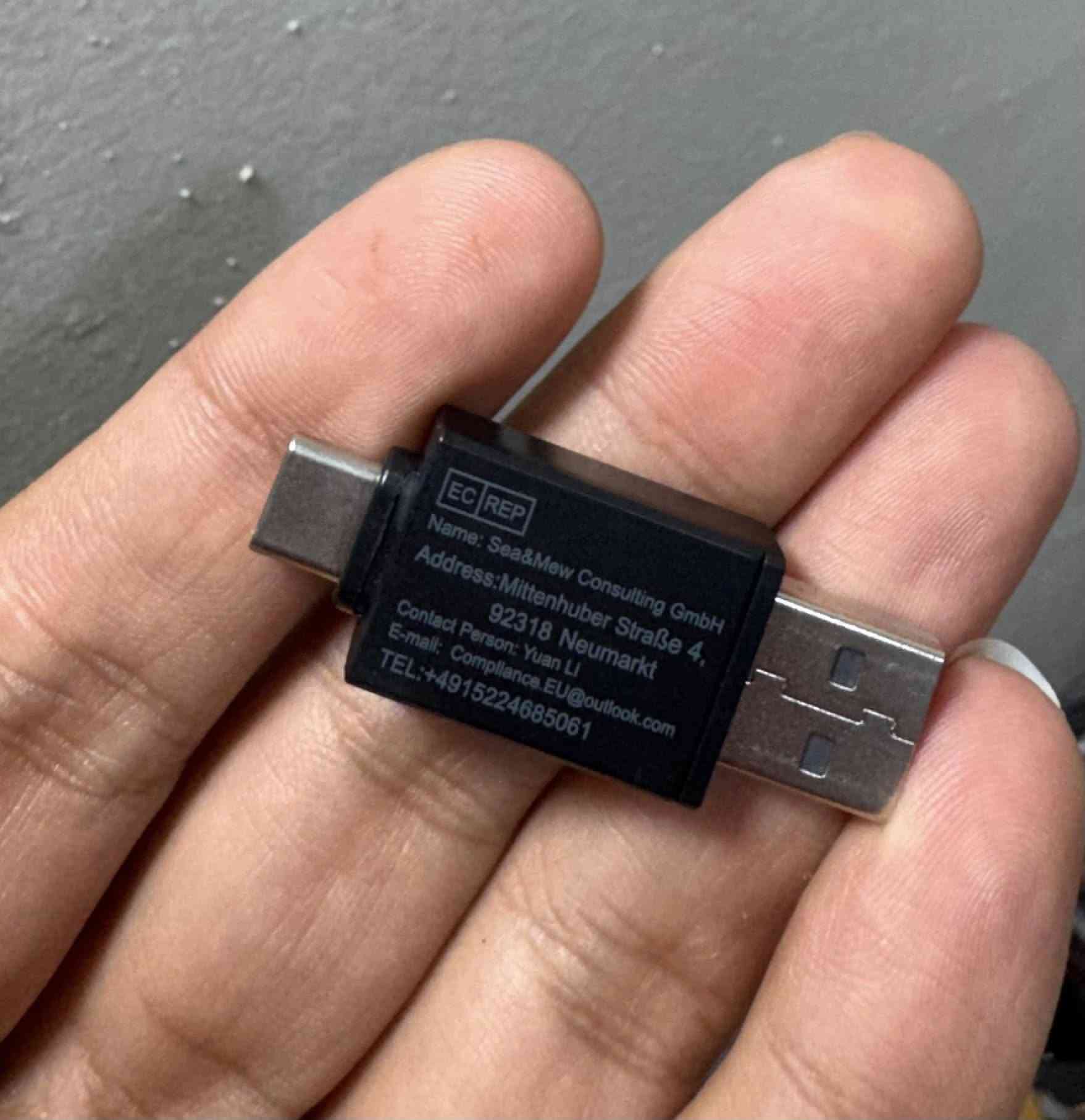 سماعه رأسWT5 على بلي فور وفايف و pc
موصفات سماعه +وترهم لل موبايل وحاسبات

لاسلكي 2.4 GHz + بلوتوث + سلكي 3.5 مم

📢 يعطيك حرية استخدام على PS/PC/هواتف بدون أسلاك كثيرة.

🔊 الصوت:

سماعات 50 mm + صوت محيطي افتراضي 7.1 → صوت قوي وواضح للألعاب.

🎤 الميكروفون:

يوجد مع عزل للضوضاء.

🔋 البطارية:

تشغيل لفترة طويلة (~30-40 ساعة)

رقم تواصل

***********

سعر 55
