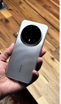 هونر ماجك 8 برو • سمائي • مع الساعة