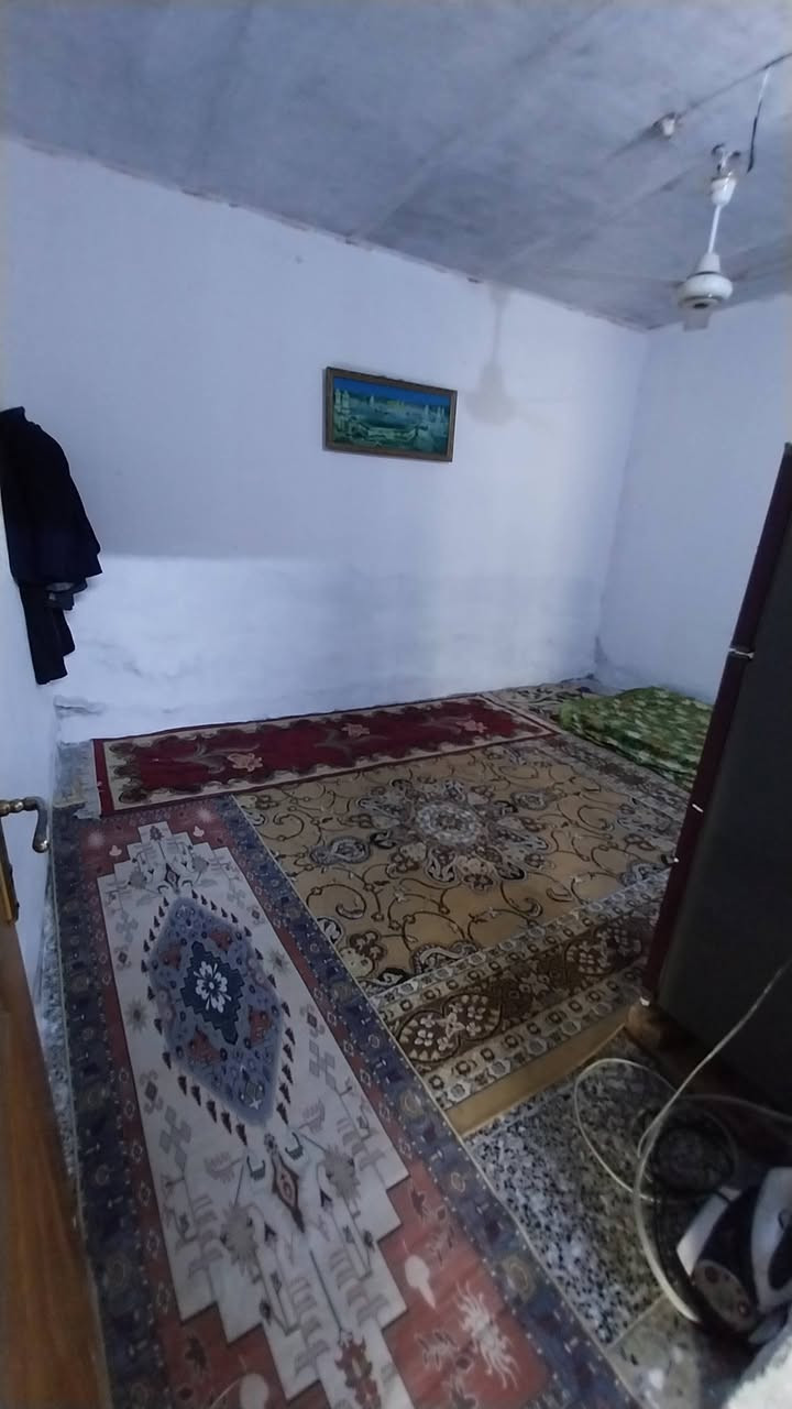 السلام عليكم
دار للبيع ١٠٠م زراعي 
غرفتين وصاله ومطبخ وحمام 
السعر ٢٥ وبي مجال عنوان البيت 
البراكية شارع المعمل قريب شارع العام 
مكتب بغداد للعقار 
***********
