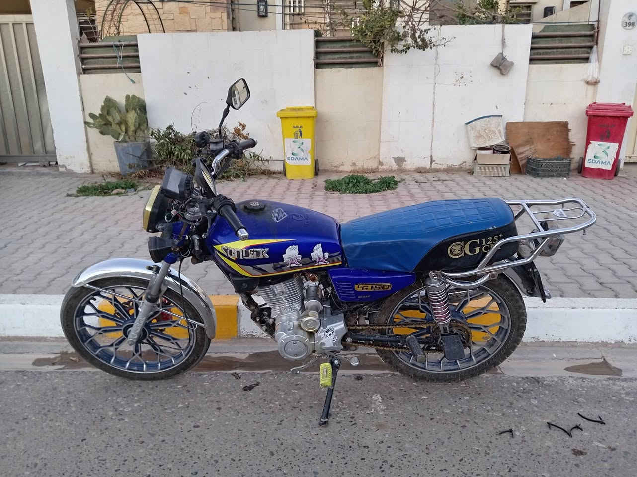 سيفان ٢٤ خمسة كير للبيع
محرك ما مفتوح والموطور مصور بدون غسل السعر خاص المو شراي لا يجي رقمي ***********
