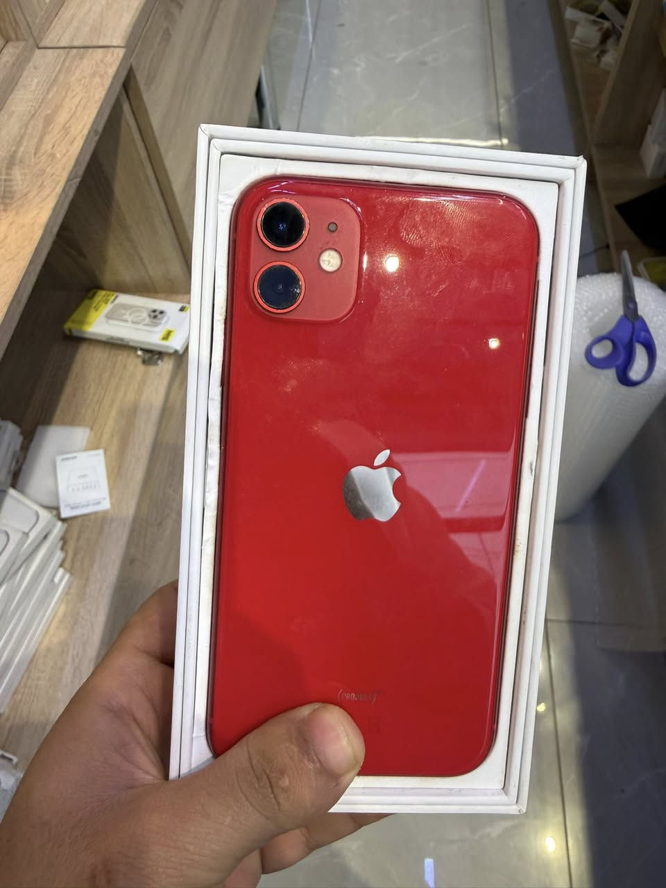 ايفون ١١ عادي
بطارية ٧٦
ذاكرة ١٢٨
وتر بروف السعر ٢١٠
***********
