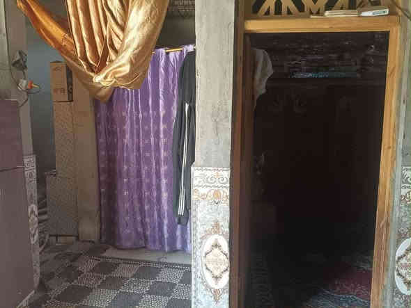 بيت للبيع مساحته 100مربع بل نهروان دوانم مقابيل شارع 60 سعر 28. ***********
