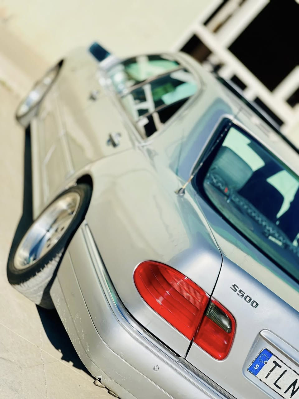 مارسیدس عفریت -ام عیون
فوول مواسەفات
مودیل 2000
گێرومەکیمە بەشەرت گۆراوە بۆ لێکسز
سەیارەکە بێ مەسروفە
تایەو ویل دوسایز
عام بەخە بۆ جوانی
سەیارەکە مەنەفێستە
تابڵێی جوانە سەیارەکە
فرۆشتن و شتێک لەسەر دڵ گرتن
سعر 43$ یەک کەم مەجال
***********وەتسئەپ
