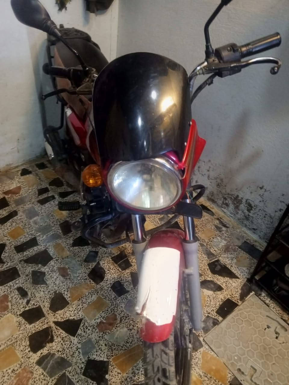 سلام عليكم دراجه للبيع مكفوله مكينه موديل 21دراجه حلوه شلعه ومعدل اي ستفسار على رقم ***********
العنوان الشعله مستعجل على بيعته سعر 750وبيه مجال 
مامتواجد على خاص واتساب مفتوح
