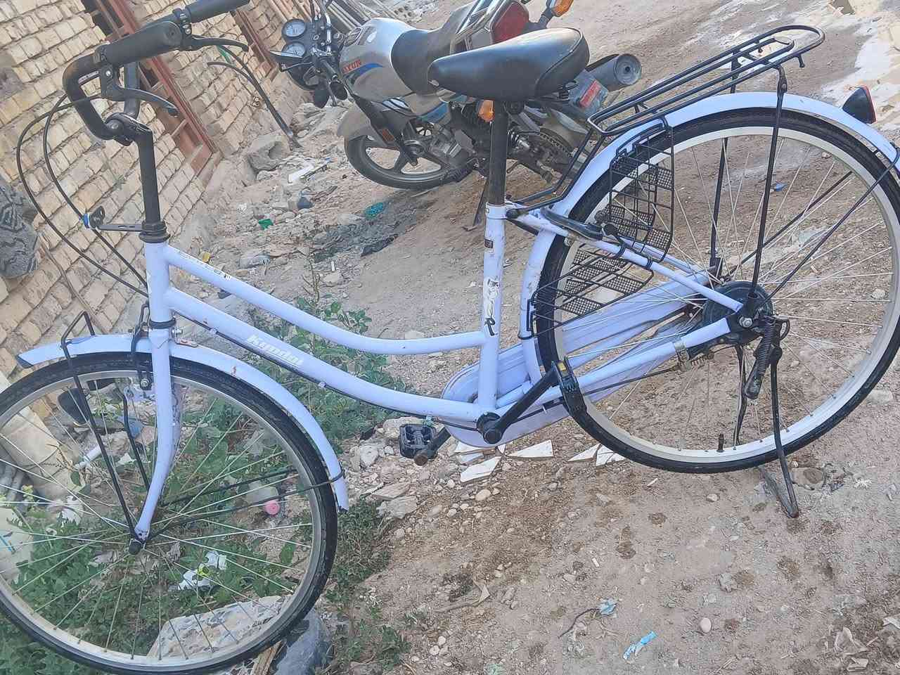 السلام عليكم بايسكل للبيع جديد
مكاني كربلاء حي الامامين مقابل حي العباس قرب جامع الإمام علي 
السعر: 140 وبي مجال مراسله خاص او على هاذة الرقم ***********
